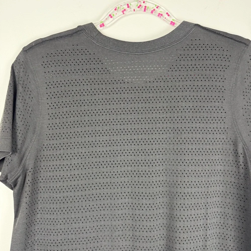 Lululemon Breeze By Short Sleeve Top Black Running Work Out Casual Womens Large